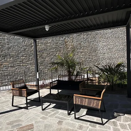 Dimora Santa Rosalia Апартаменты *