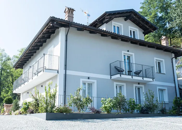 Dimora Santa Rosalia Апартаменты Альба
